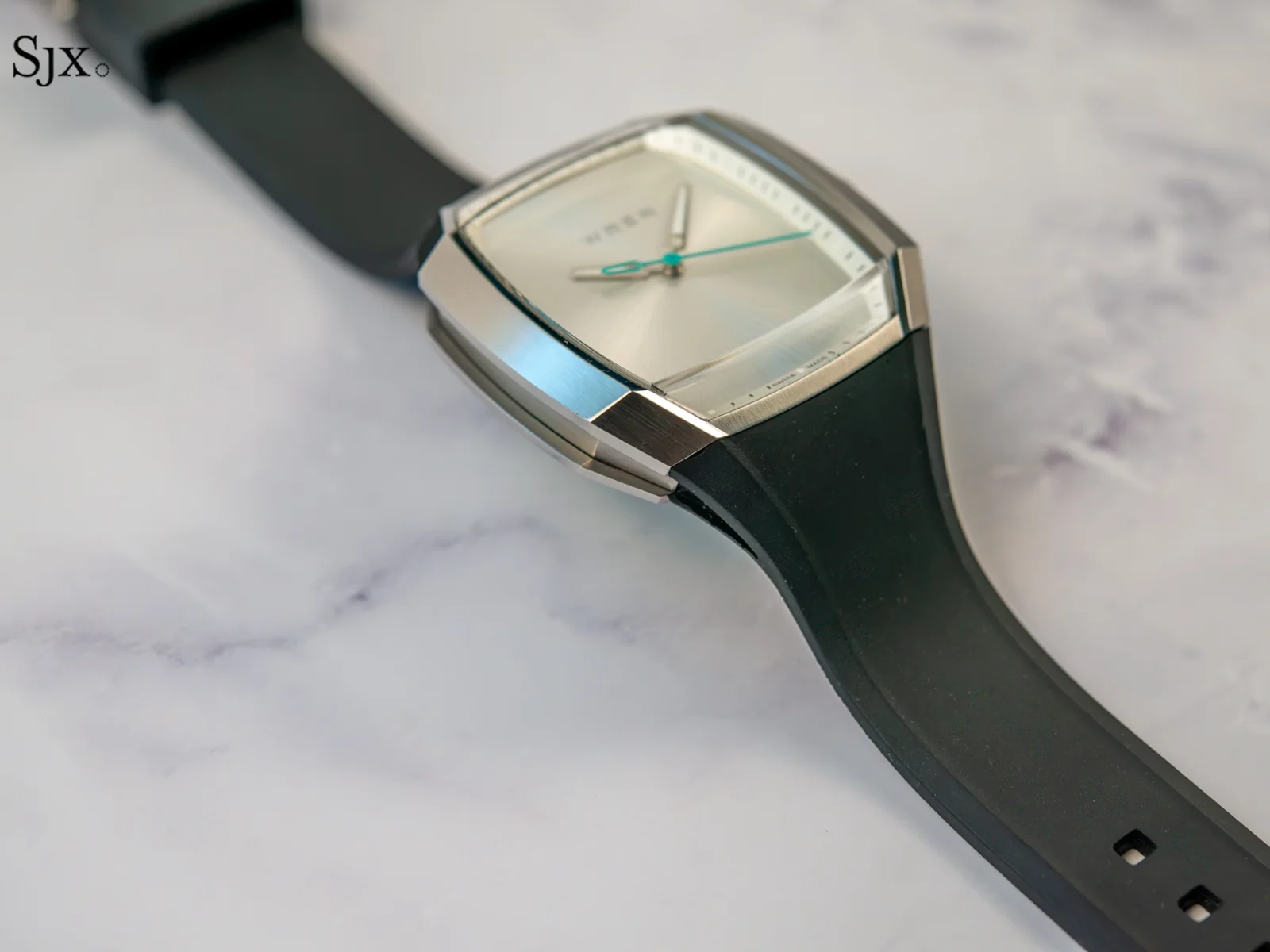 Doppelte Facette im Profil. Aufnahme: Watchesbysjx.