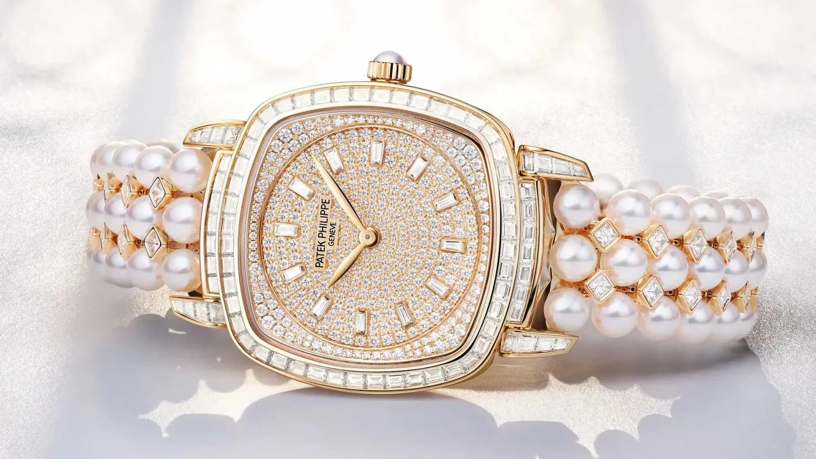 Gondolo Ladies First mit Akoya-Perlenarmband. Aufnahme: Patek Philippe.